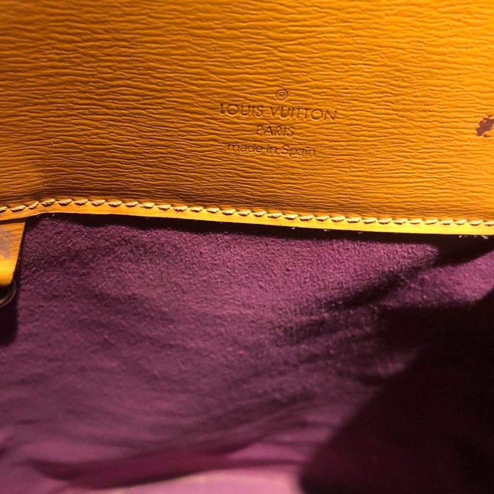Louis Vuitton Cluny Shoulder Bag Epi - Picture 2 of 4